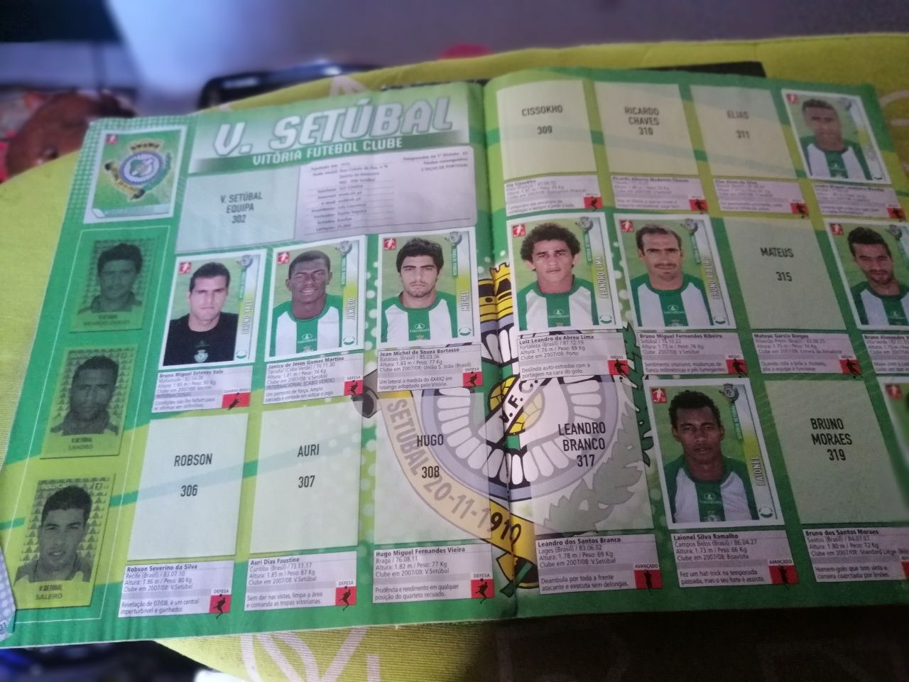 Caderneta de cromos de futebol