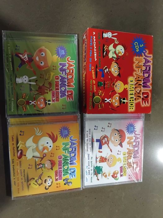 Caixa com 3 cds do Jardim de Infância
