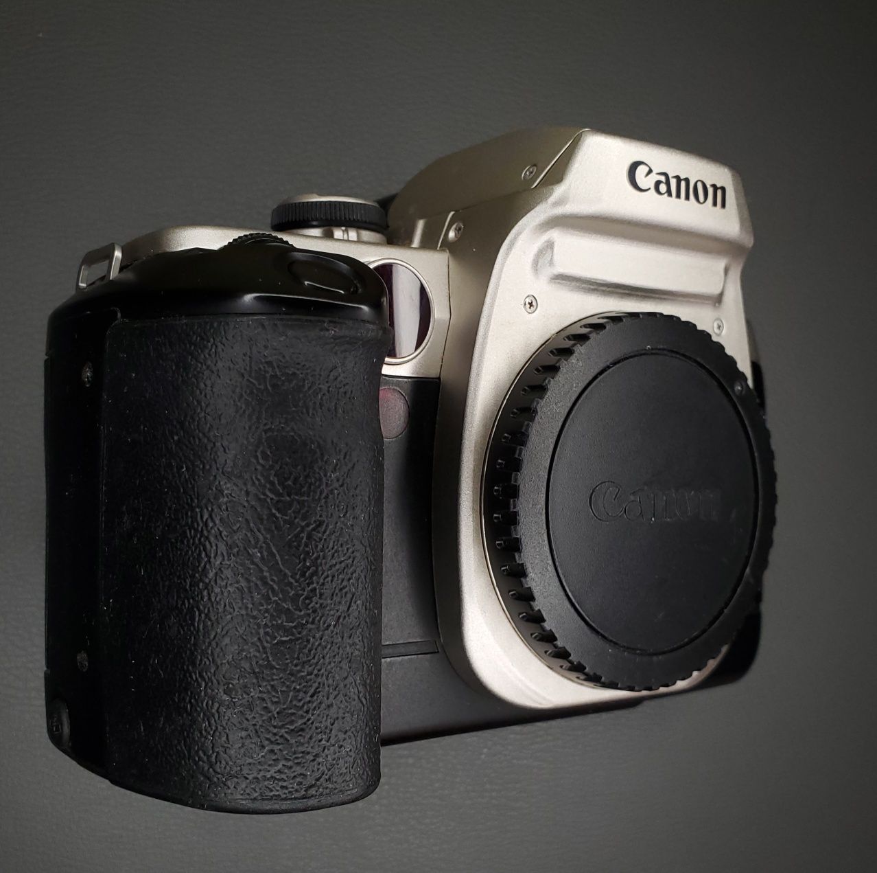 Пленочный полупрофессиональный фотоаппарат Canon EOS Elan II body