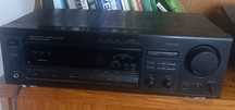 Amplituner Sony D665 z 1996 r. sprzedać mogę  za 200 zł. Działa.