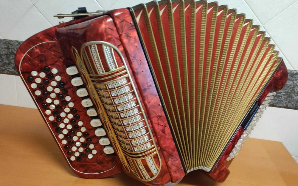 Acordeão Hohner de Botões à 3ª Voz - Acordeon