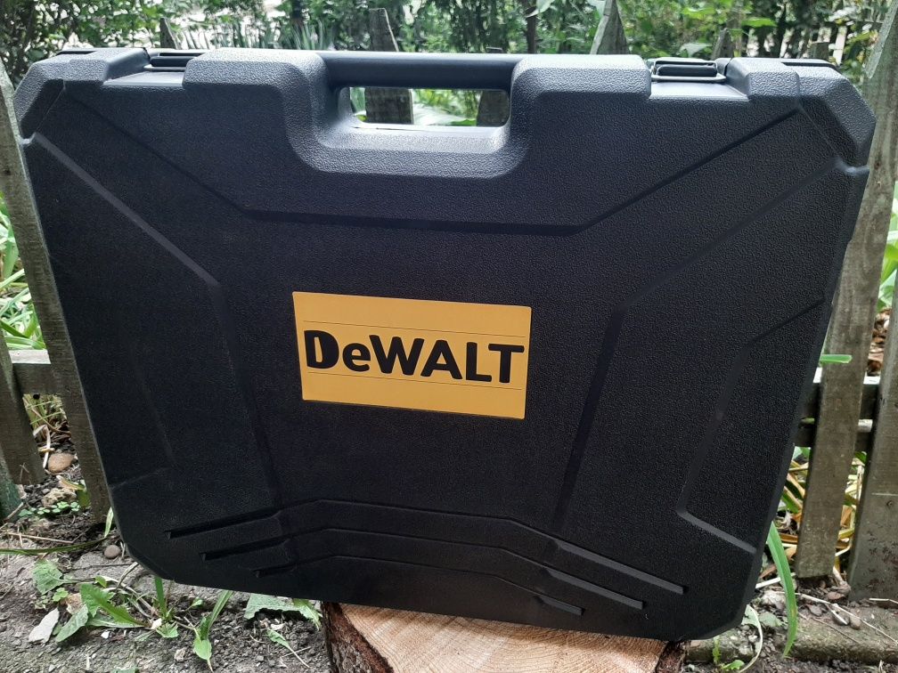 DeWALT Набір 4 в 1 на акумуляторах Шуруповерт Гайковерт | Перфоратори