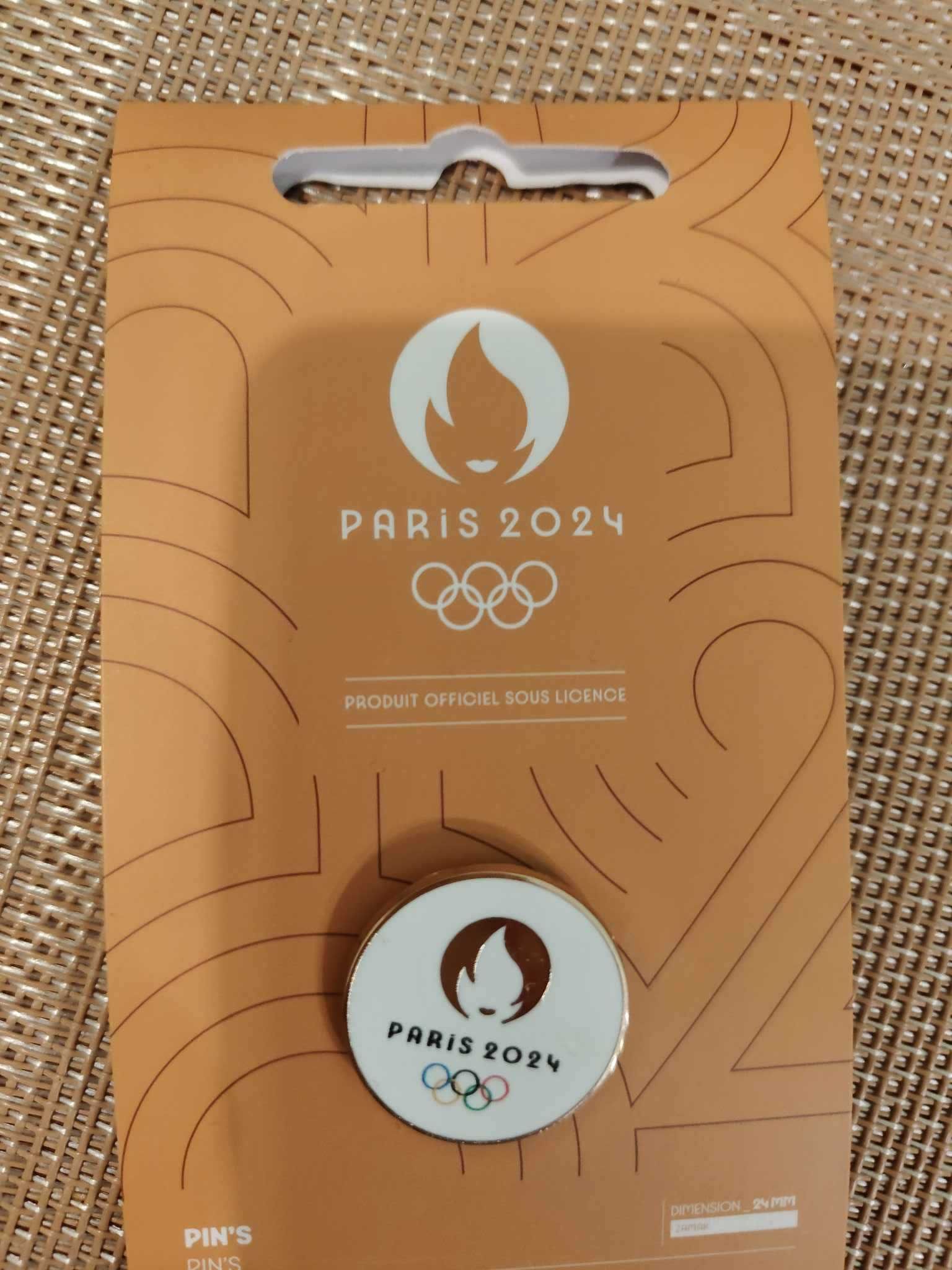 Odznaka Igrzyska Olimpijskie Paryż 2024 oficjalne logo, okrąg.
