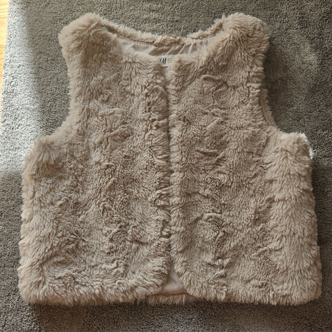 Kamizelka H&M rozmiar 134.
Stan bardzo dobry.