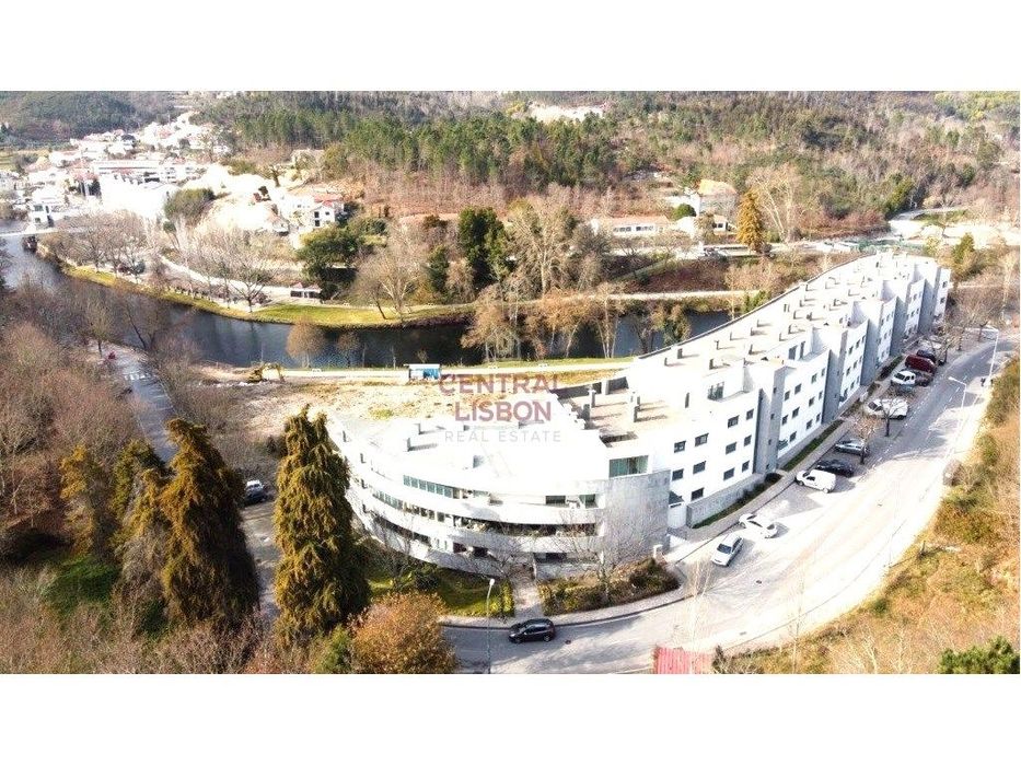 Garagem - Box - Estacionamento fechado - 80m2 - São Pedro do Sul - ...
