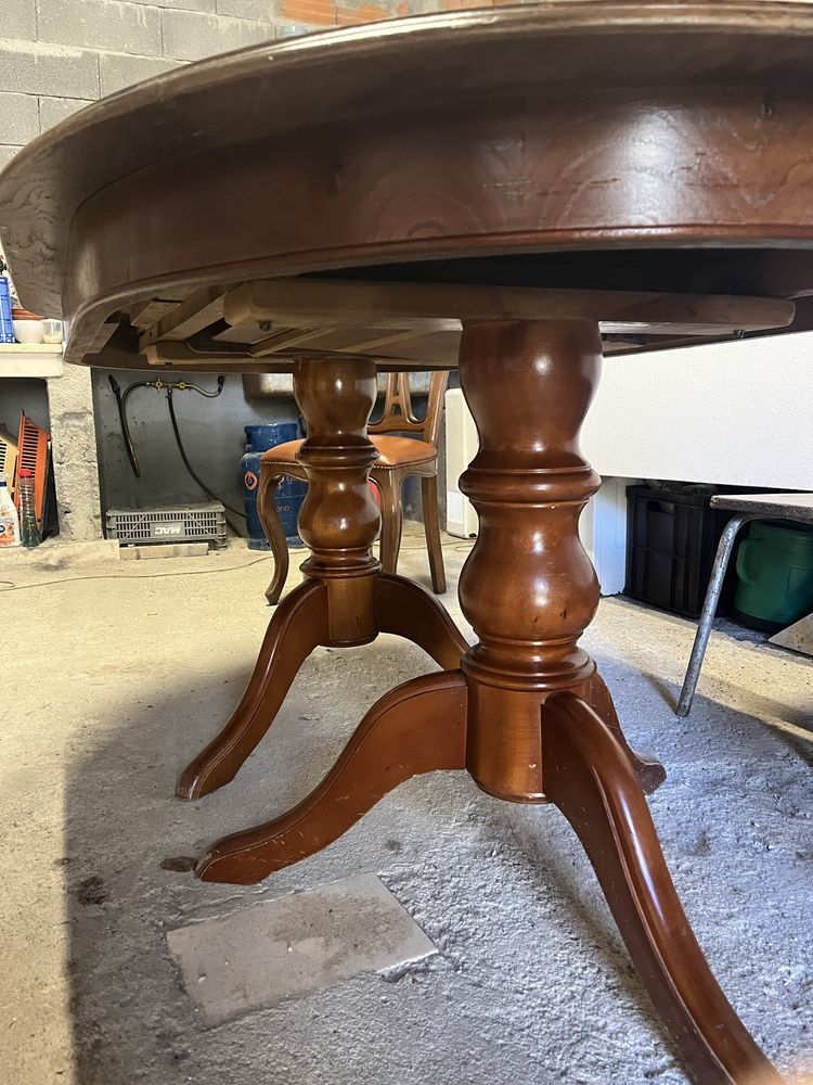 Mesa de sala em madeira