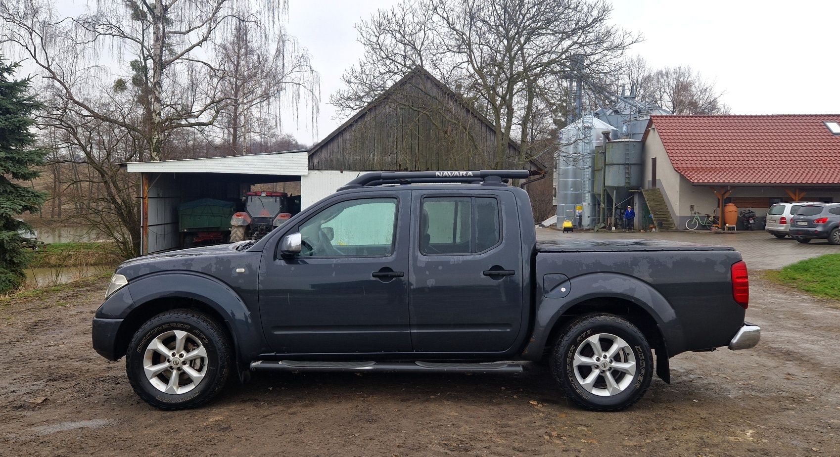 Nissan Navara  2.5 D40 Platinum Pickup