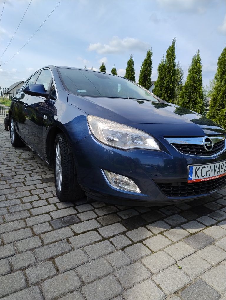 Sprzedam Opel Astra J 1,7 CTDi