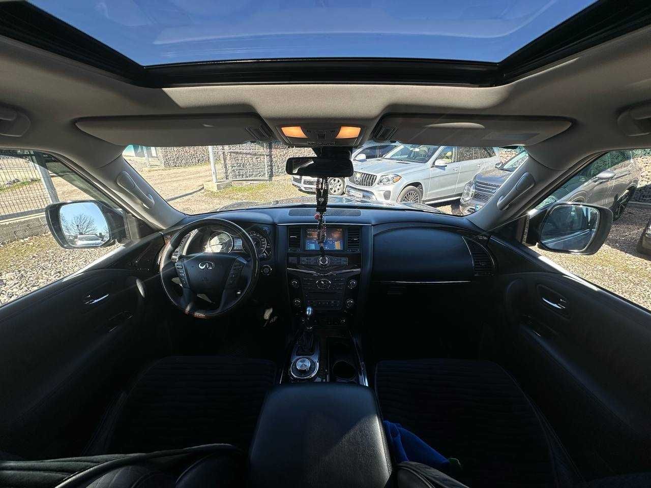 Авто Infiniti QX56 2011