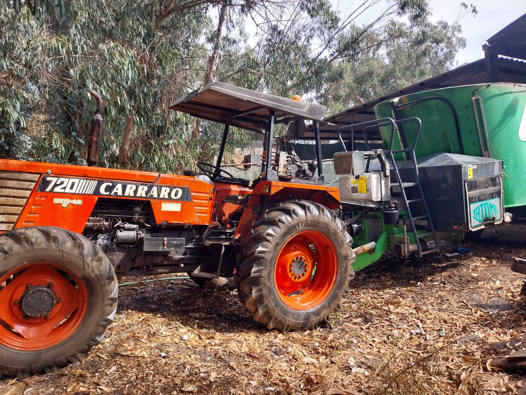 Unifeed e trator Carraro, Cisterna 10 000 litros