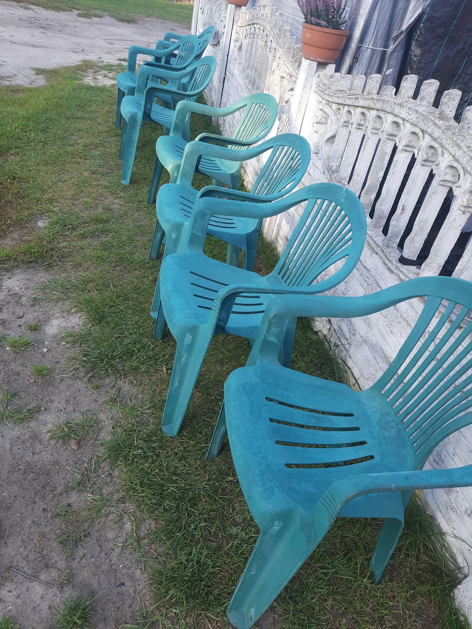 Krzesła plastikowe ogrodowe