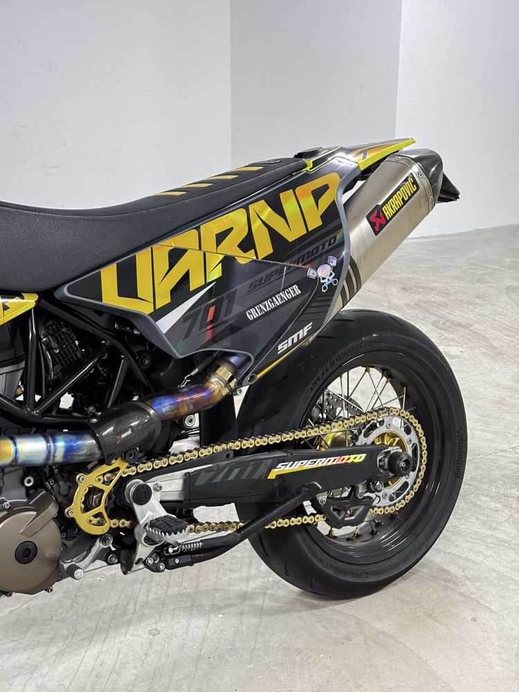 Husqvarna 701 SUPERMOTO