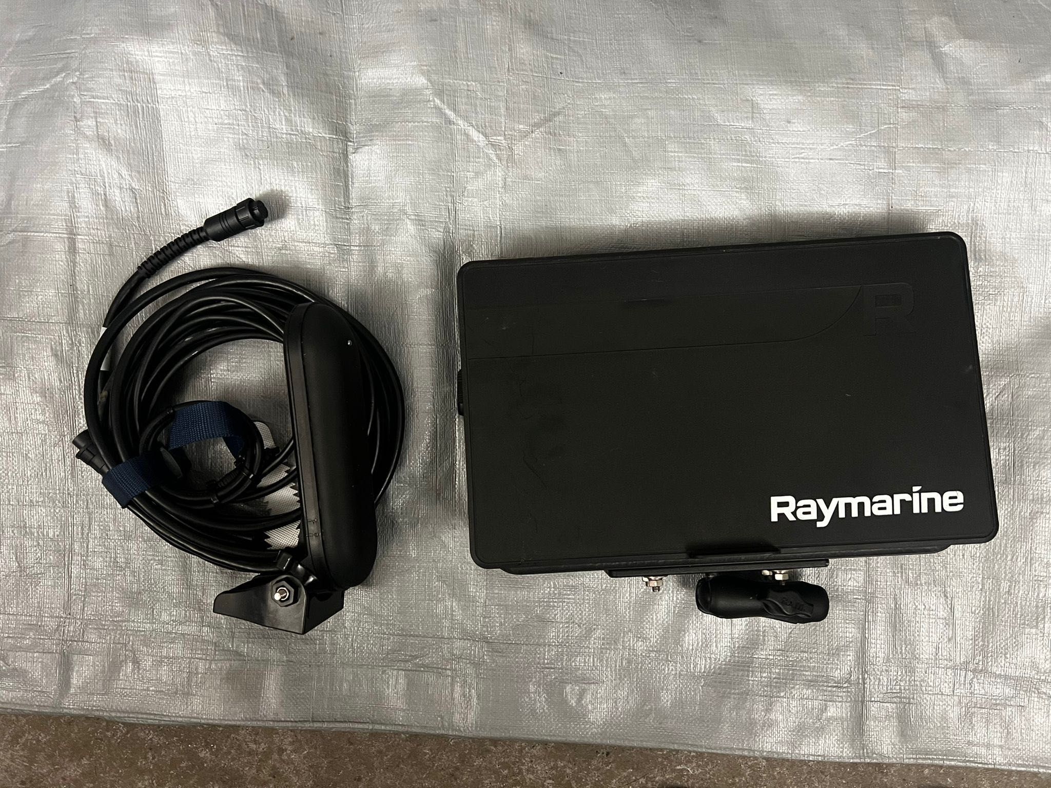 Raymarine Element 12” HV-100