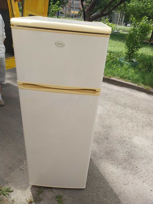 Продається б у холодильник
