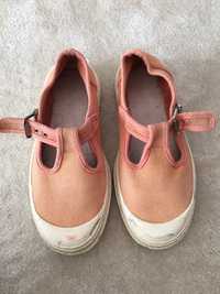 Sapato tipo ténis de fivela 35