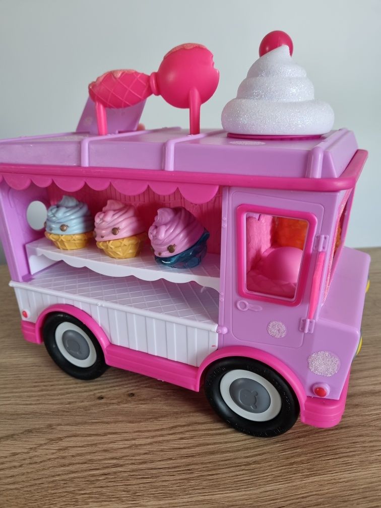 Autobus do produkcji błyszczyków, Num Noms