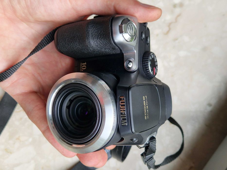 Fujifilm FinePix S8100fd w doskonałym stanie