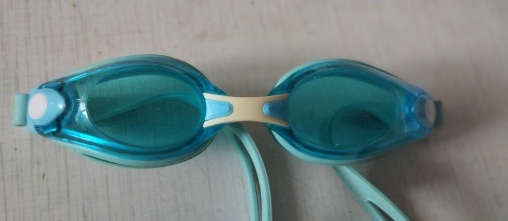 Окуляри для плавання