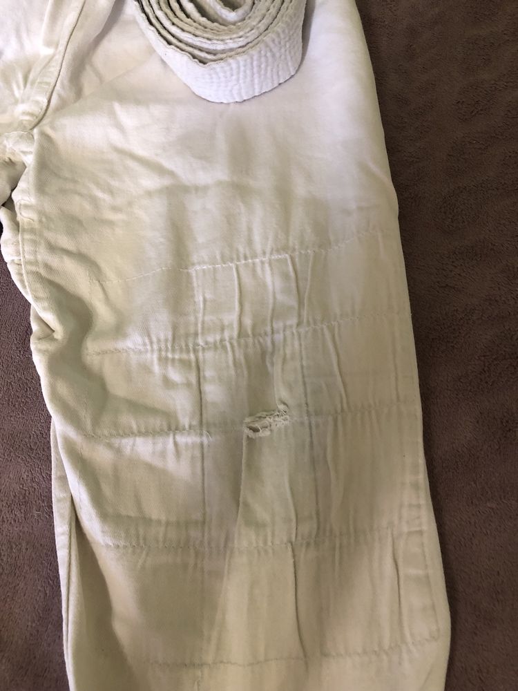Кімано та штани, пояс білого кольору