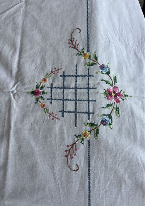 Toalha de mesa ponto cruz feito à mão 248x160