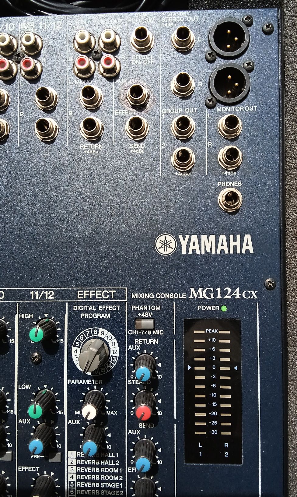 Mesa Yamaha analógica