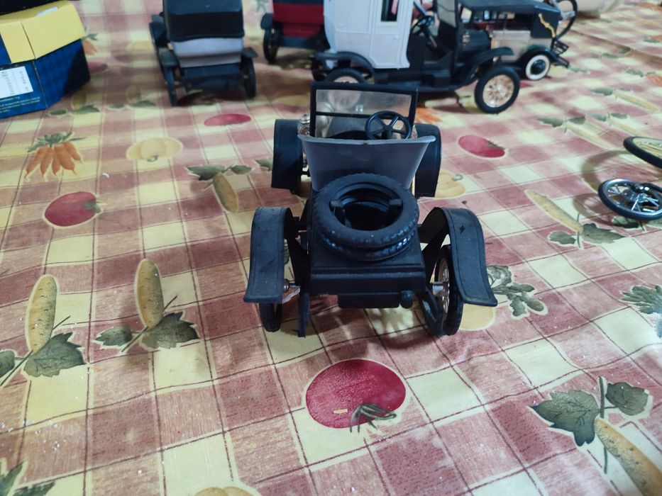 Carro de brinquedo vintage