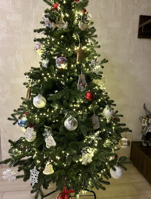 Ялинка штучна лита