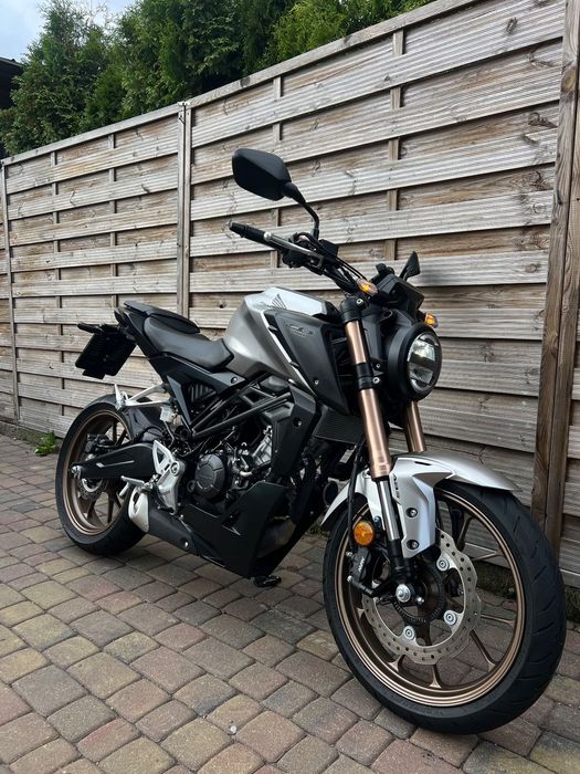 Honda CBR Honda Cb125R rok 2024 silver jak nowa kat A1/B