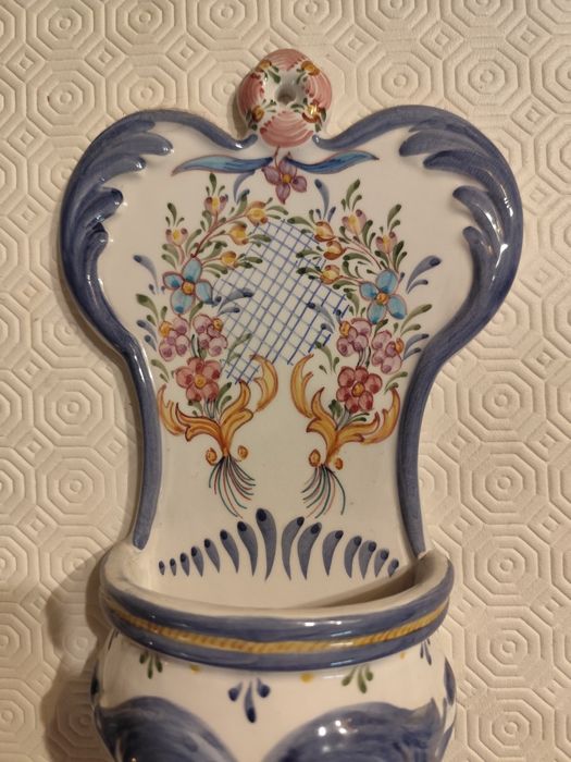 Pia de Água Benta de Valadares, a cerâmica de Gaia Pintura Manual