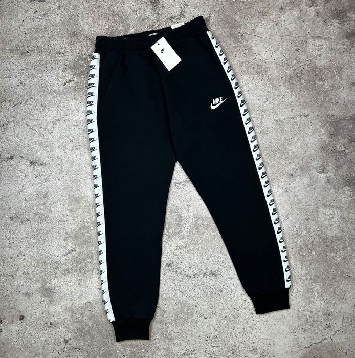 Штани Nike на лампасах 2025 брюки найк лампаси