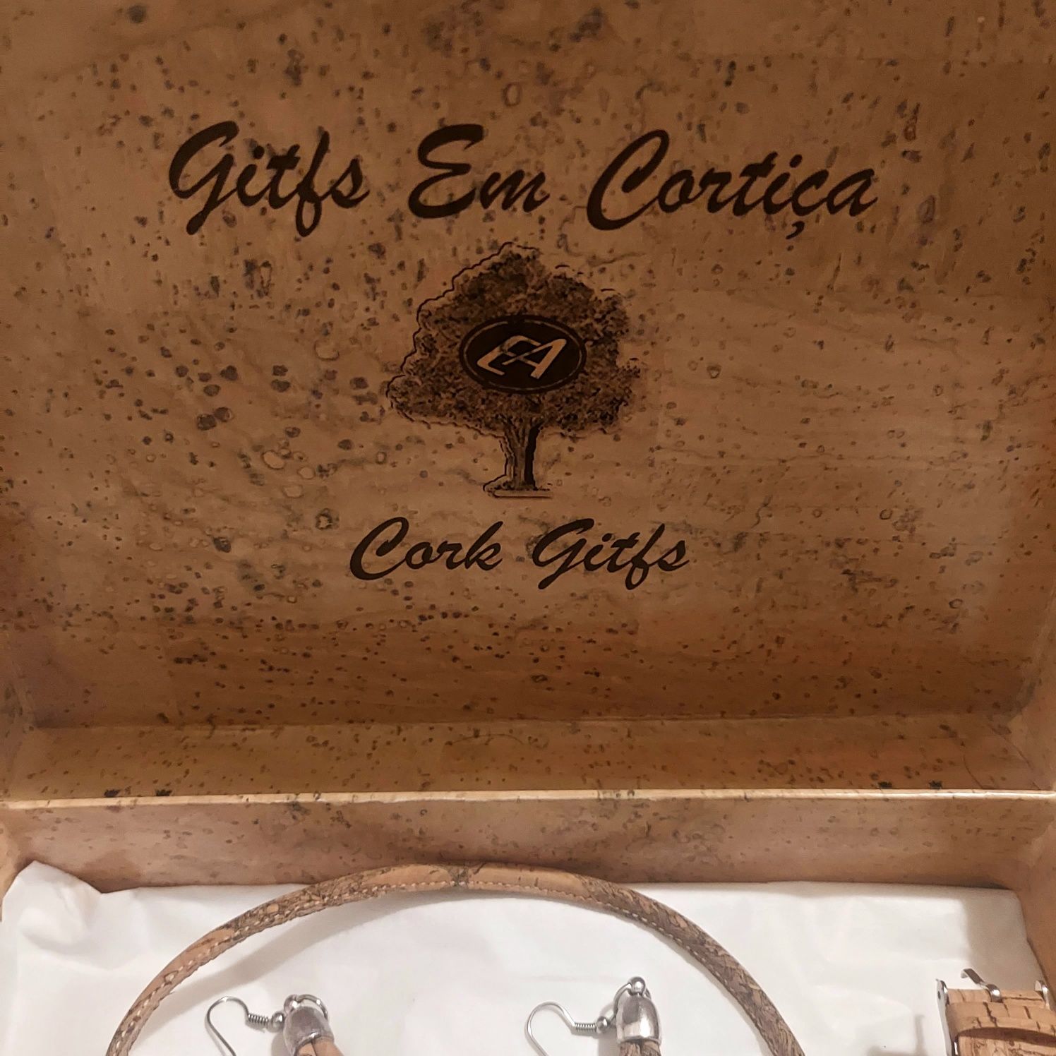 Conjunto bijuteria em cortiça feito à mão