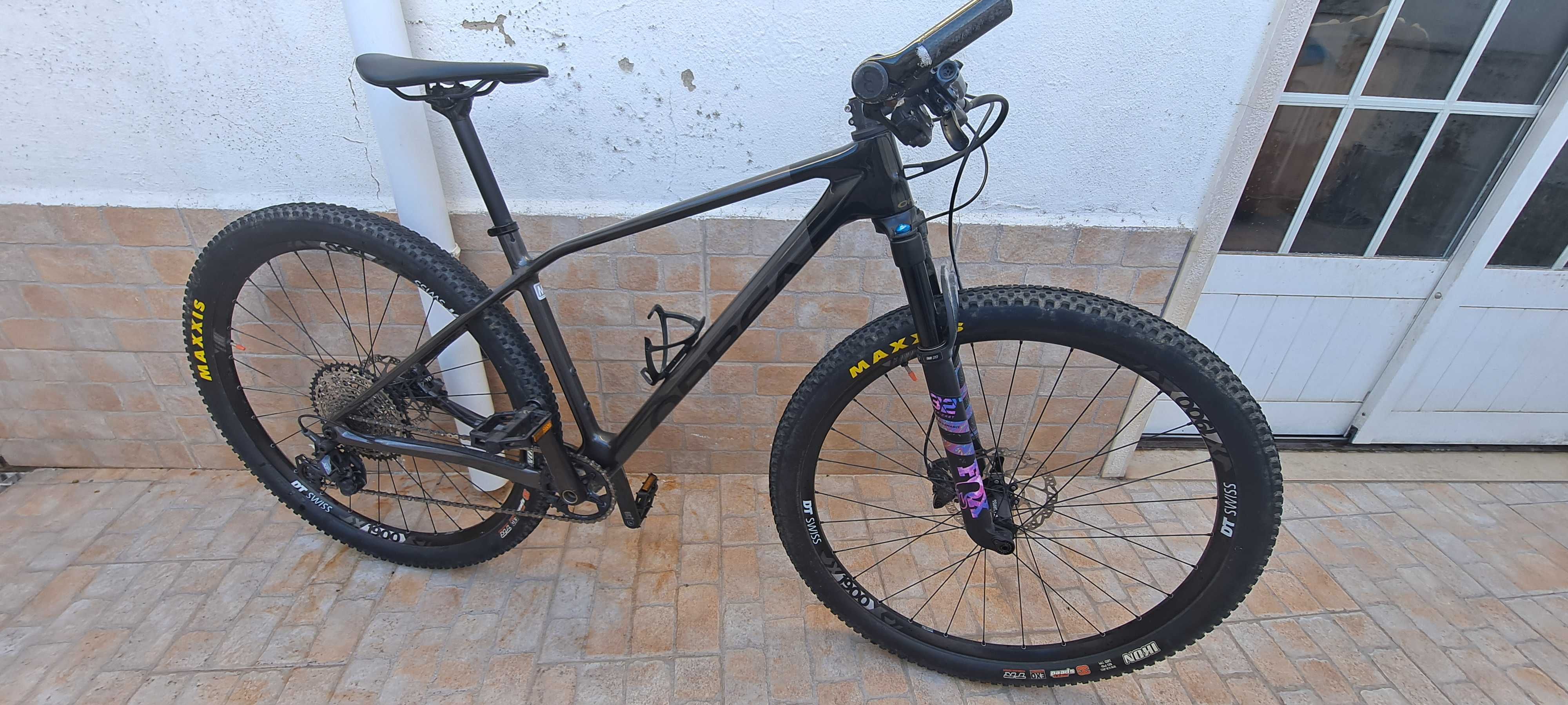 Vendo Bicicleta BTT Orbea Alma M25 Roda 29 Carbono