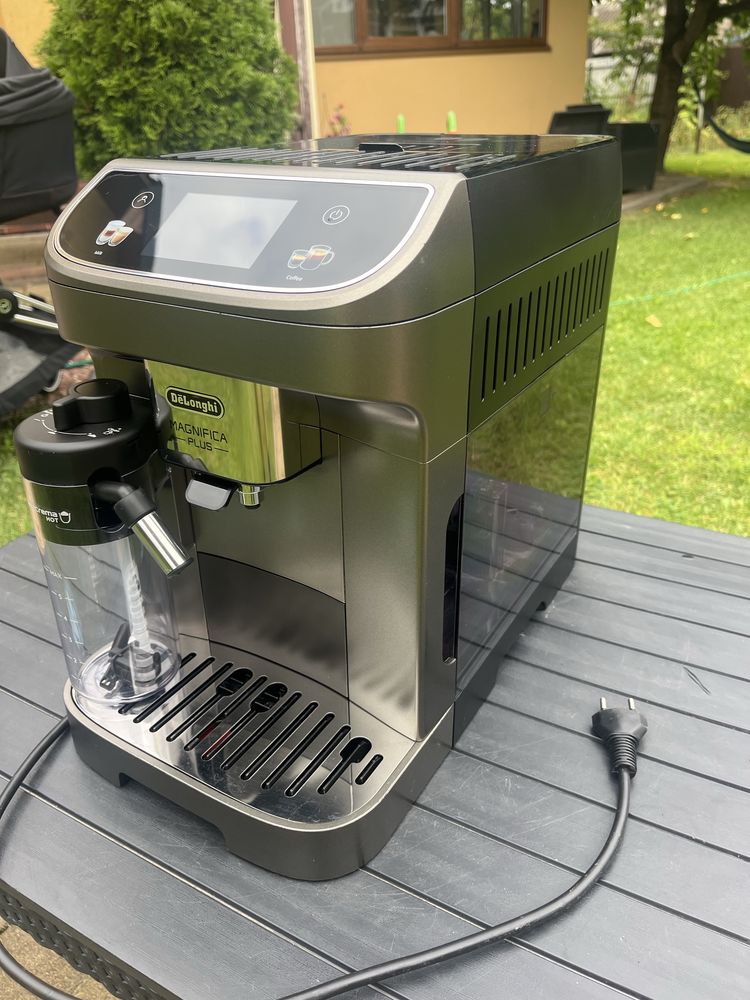 Кавомаина Delonghi Magnifica Plus стан ідеальний гарантія