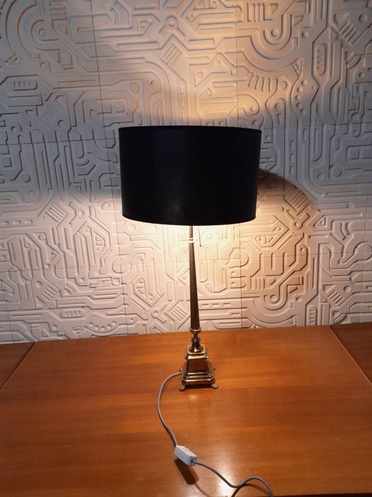 Stara lampa, stylowa mosieżna podstawa.