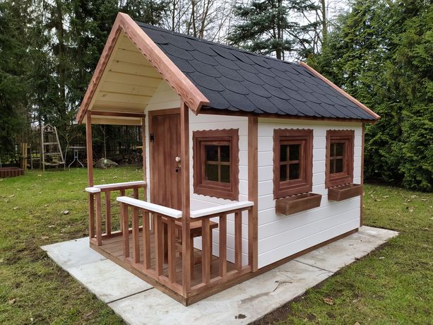 Drewniany domek dla dziecka, domek ogrodowy