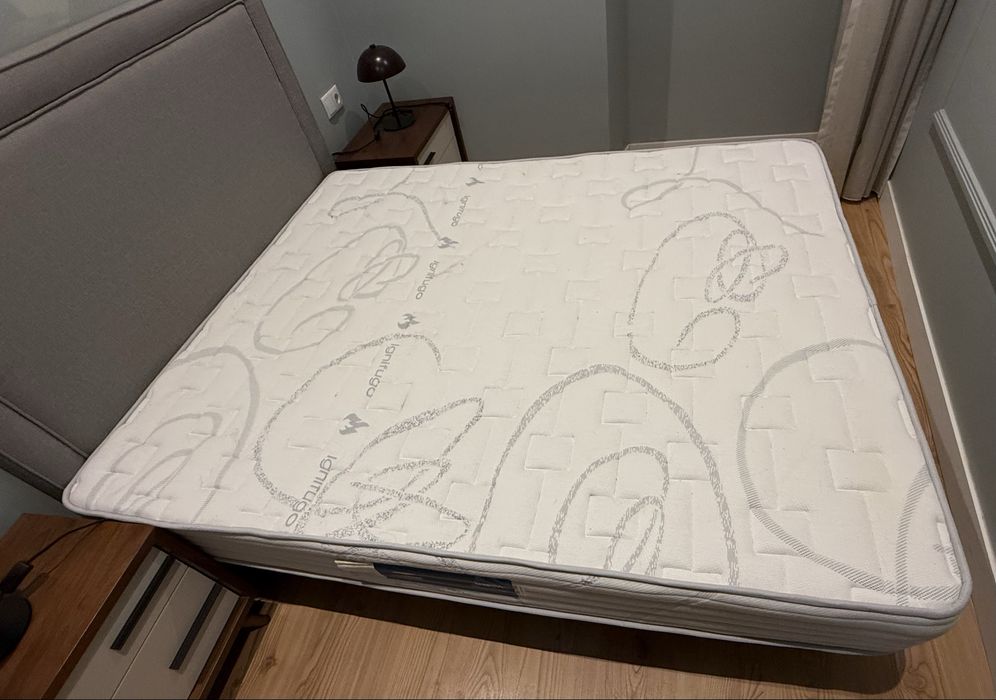 Vendo cama com colchao incluido