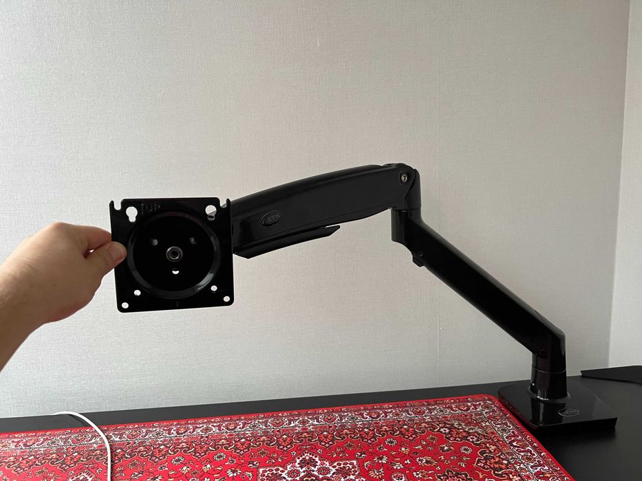 Кронштейн для монітора RZTK NB-F100A 22-35'' до 12кг VESA