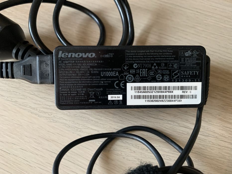 Carregador de portátil Lenovo 65 watts