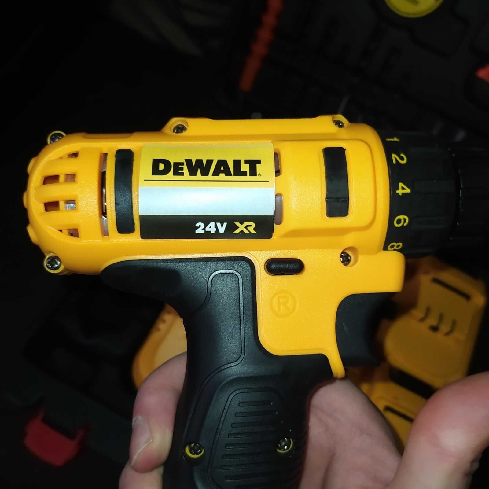 Мощный шуруповерт аккумуляторный dewalt 24V 5A