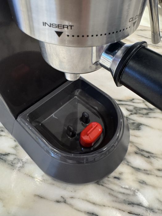 Кофемашина Delonghi dedica ec885