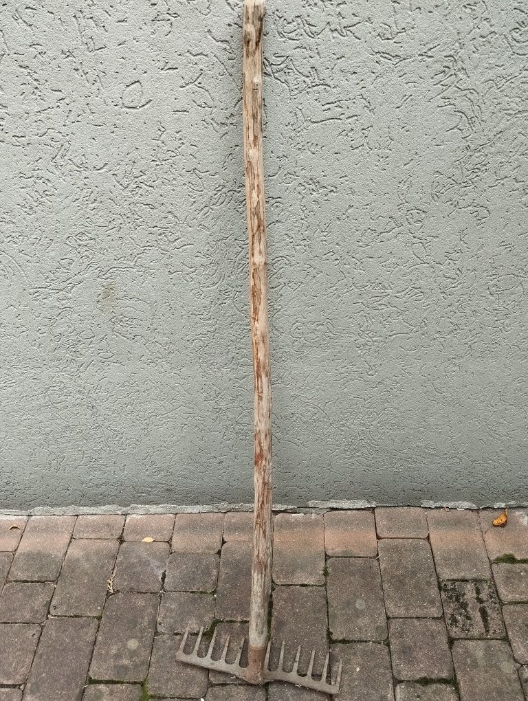 Grabie metalowe vintage z PRL, zabytek