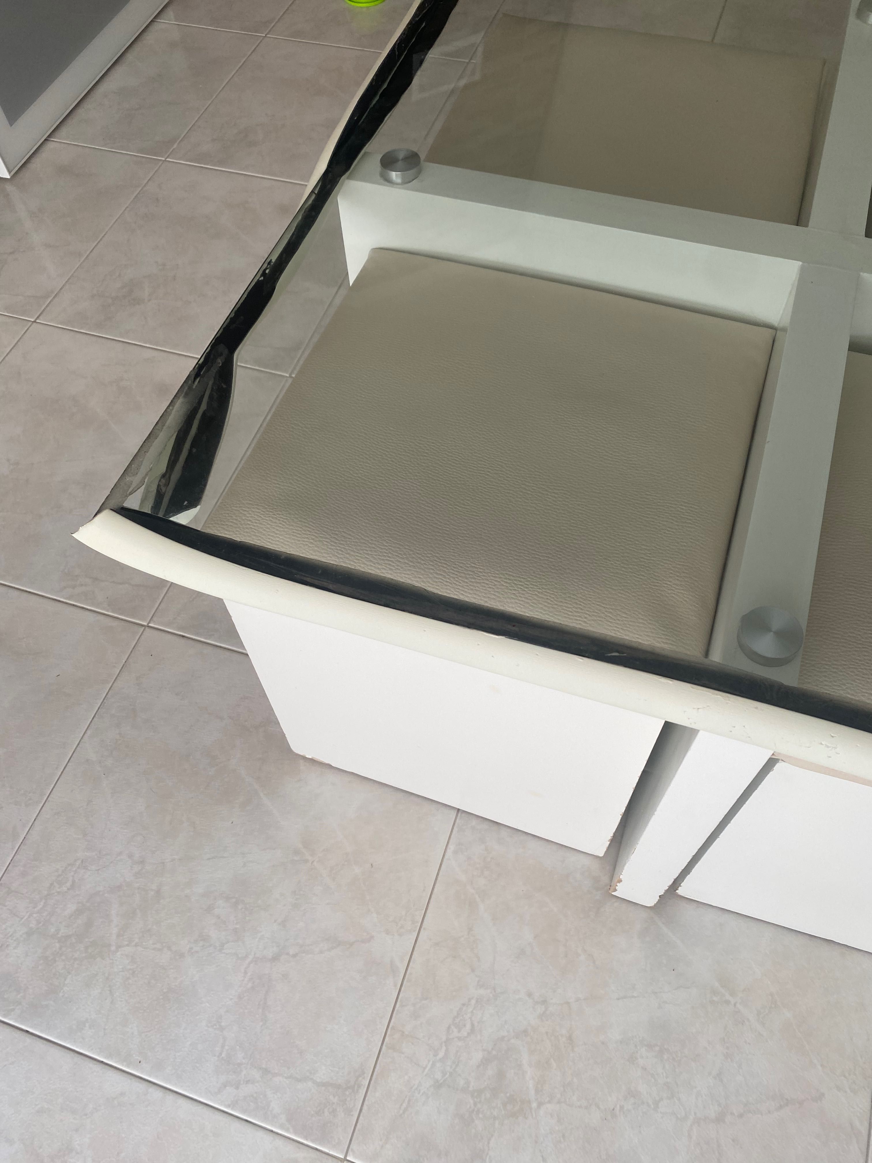 Mesa de centro c/ 4 bancos