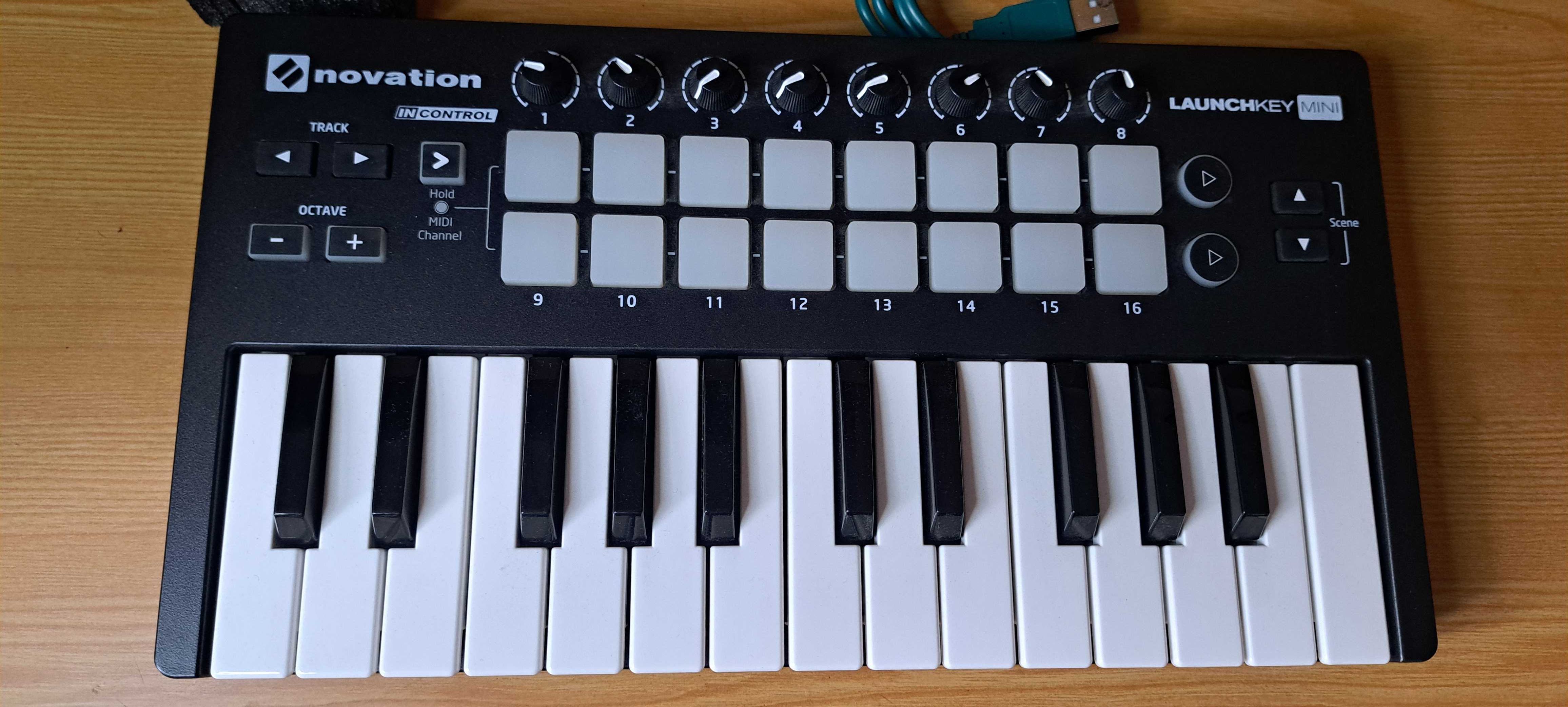 Midi клавіатура novation launchkey mk2 mini