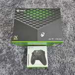 Konsola Xbox Series X 1 TB + 2 pady