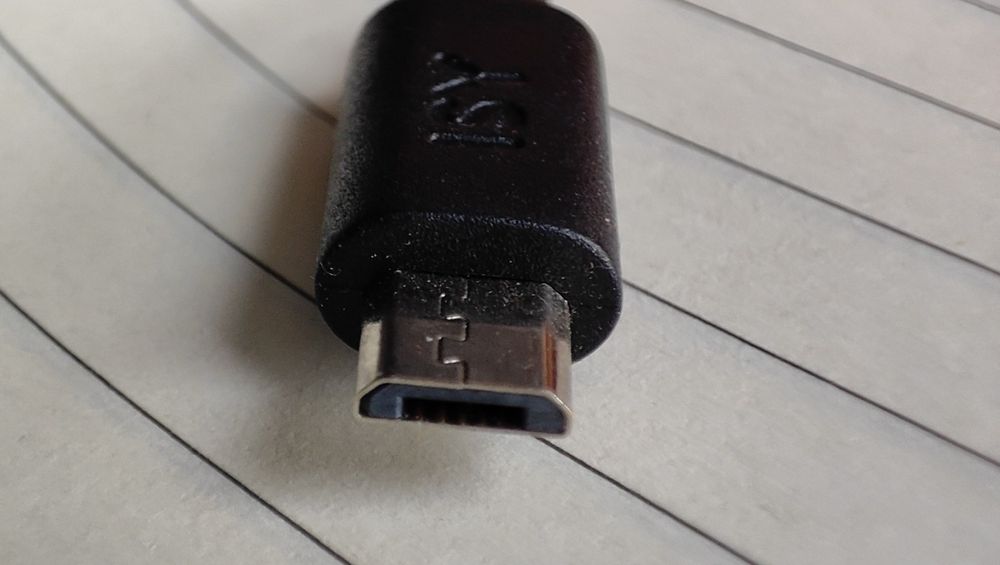 Ładowarka samochodowa micro USB 2A marki ISY