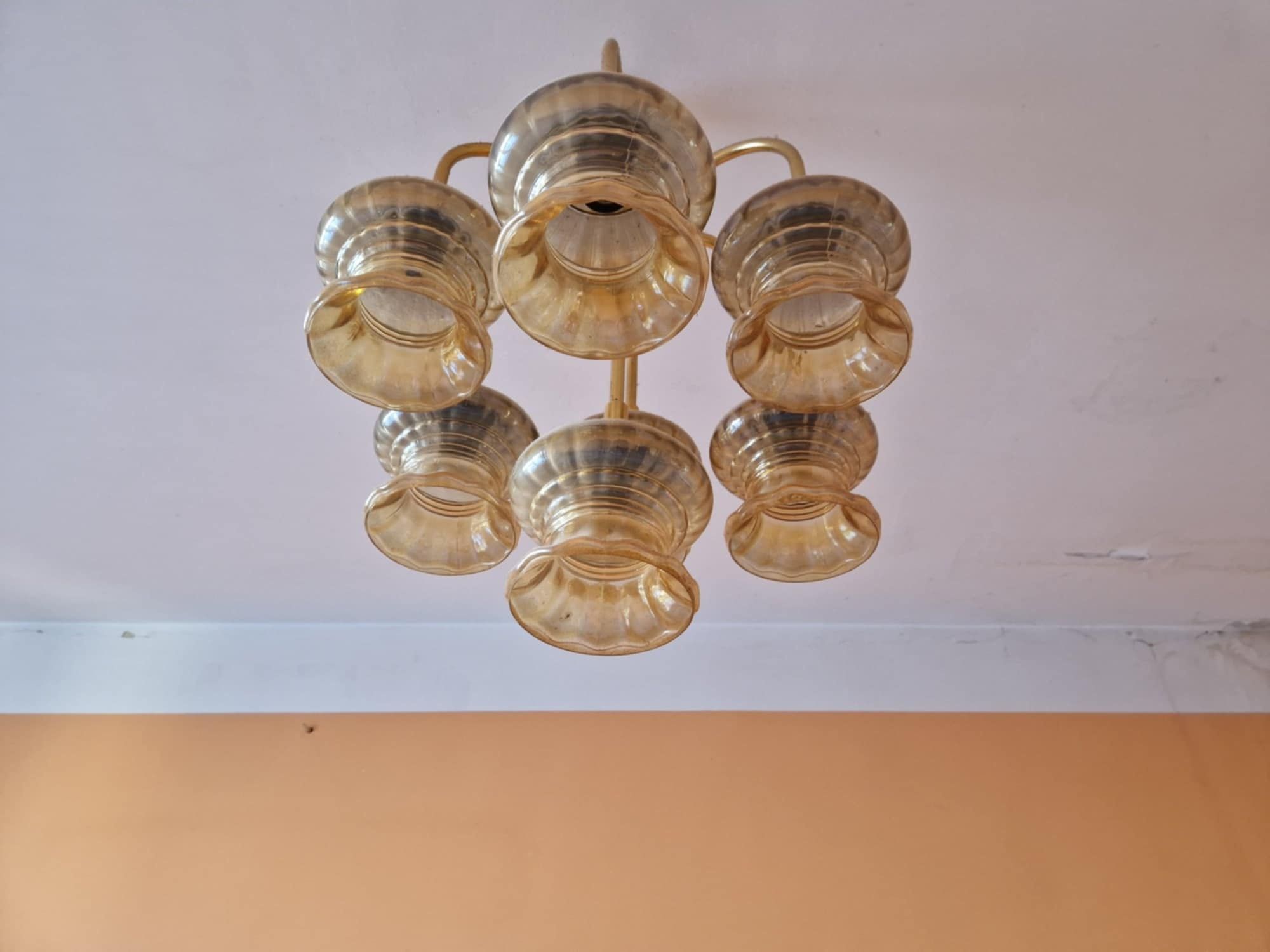 Żyrandol w stylu retro