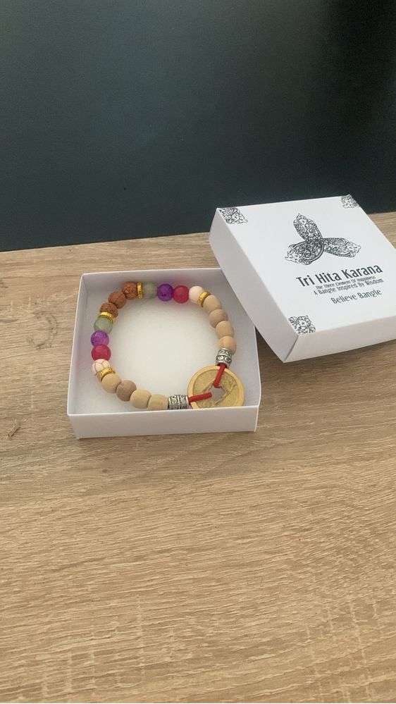 Pulseira peça unica Tri Hita Karana