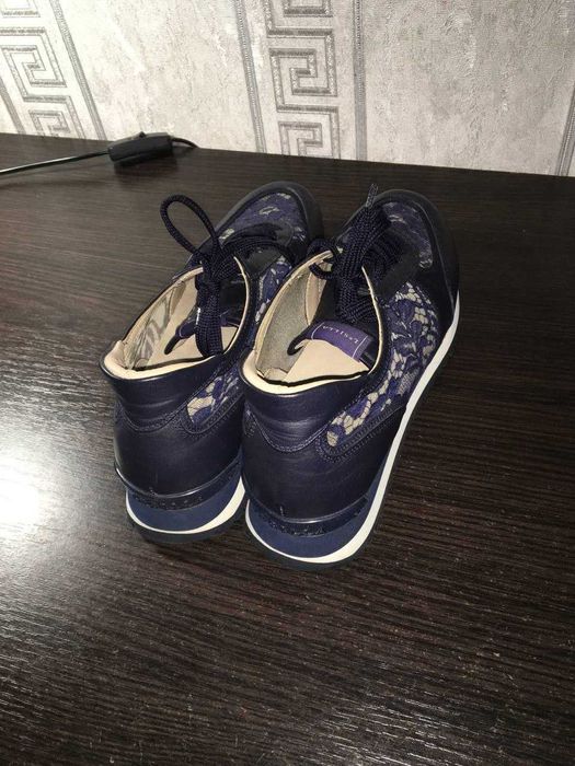 Продам летние мужские кроссовки фирмы Lesilla