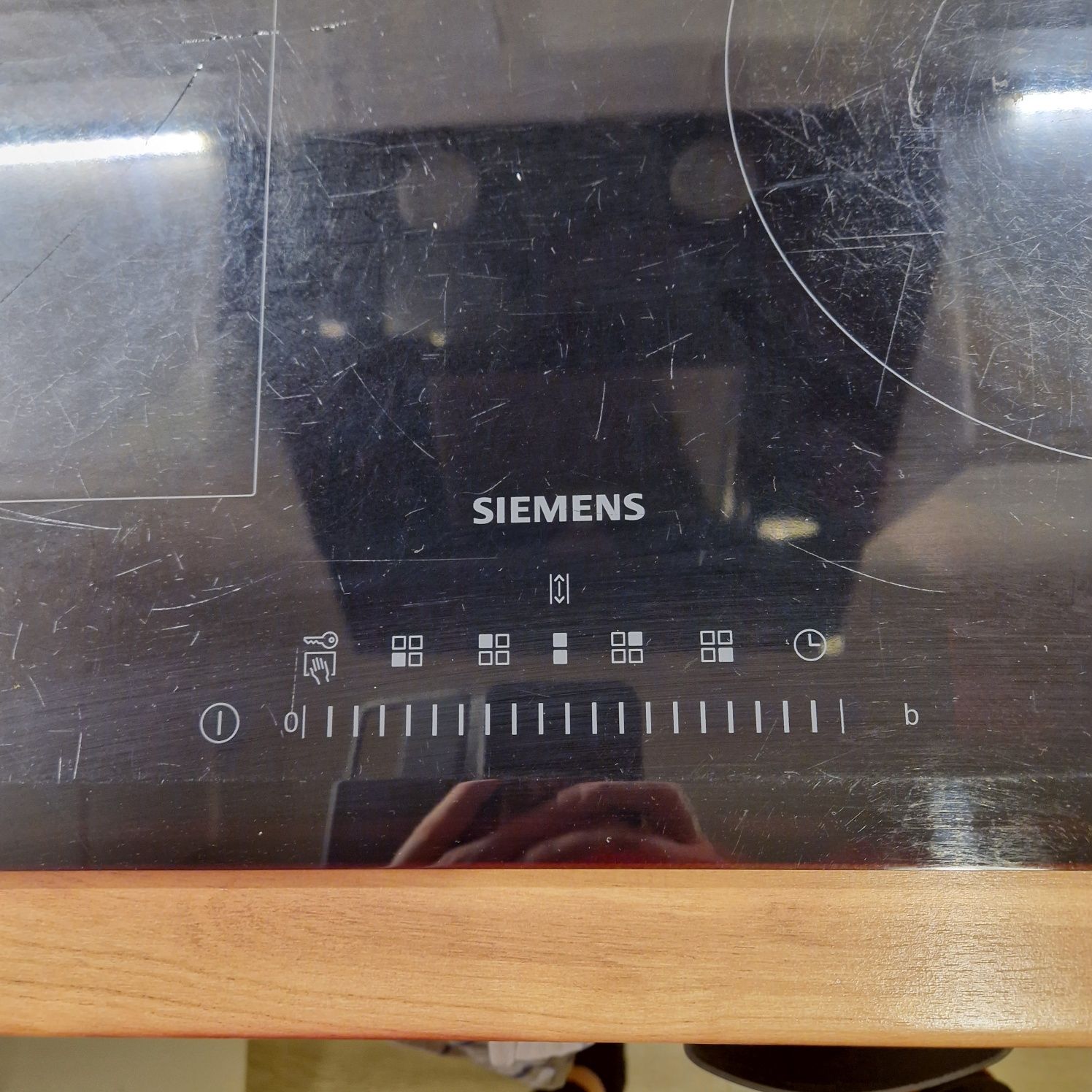 Płyta indukcyjna Siemens z Pękniętą szybą działa