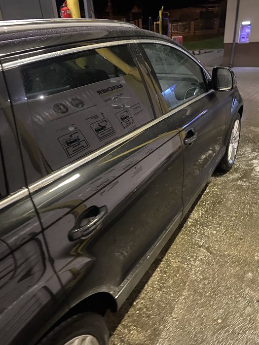 Audi Q7.